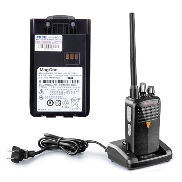 Motorola A1D digital walkie-talkie - Image 2