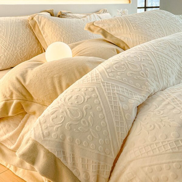 Autumn and Winter Light Luxury Thickened Carved Milk Velvet Four Piece Bedding Set Bed Sheet Duvet Cover Bed Sheet Soft - Image 3